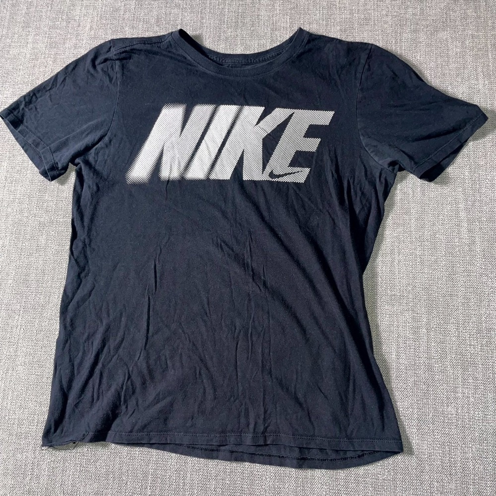 Nike Athletic Cut T Shirt Men Small Black Performance Graphic Crew Neck Workwear